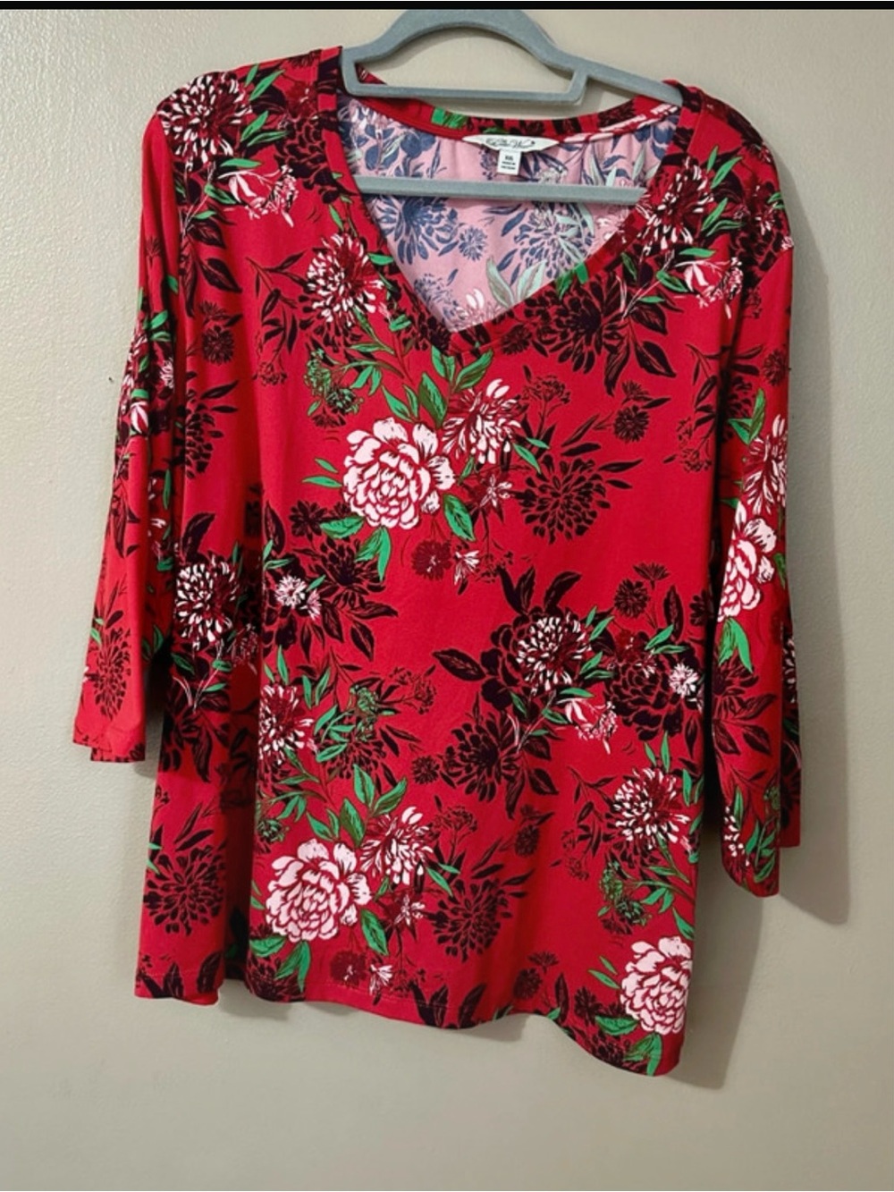 The Pioneer Woman Red Floral V-Neck Long Sleeve Top